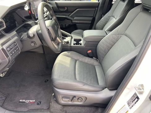 Used 2025 Toyota 4Runner TRD Sport Premium AWD/4WD image 18