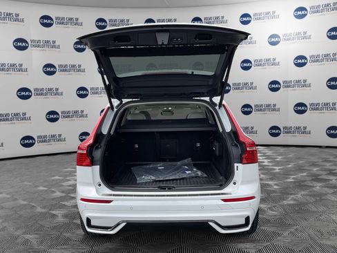 Certified 2023 Volvo XC60 B6 Ultimate w/ Protection Package Premier image 11