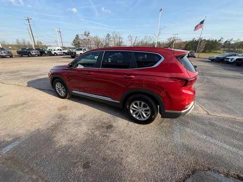 Used 2019 Hyundai Santa Fe SE image 4