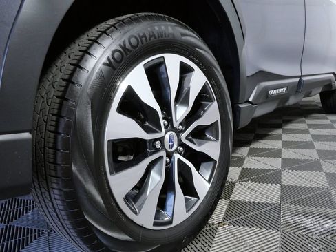 Used 2023 Subaru Outback Limited AWD/4WD image 8