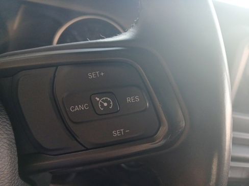 Used 2022 Jeep Gladiator Sport image 17