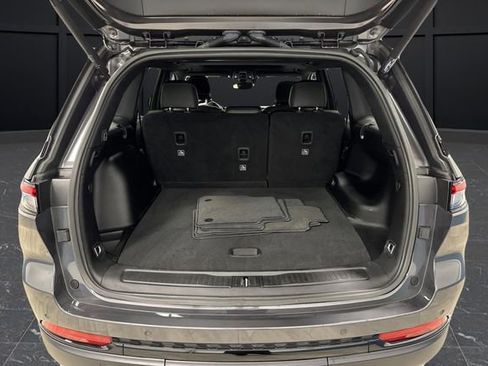 Used 2024 Jeep Grand Cherokee Altitude image 15