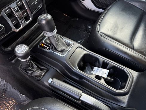 Used 2021 Jeep Wrangler Unlimited Sahara w/ Safety Group image 15