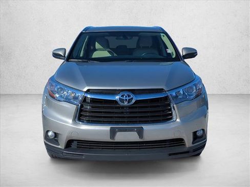 Used 2015 Toyota Highlander XLE image 2