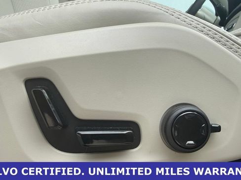 Certified 2024 Volvo XC90 T8 Ultimate AWD/4WD image 13