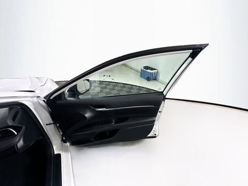 Used 2024 Toyota Camry SE FWD image 31