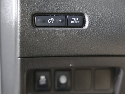 Used 2021 Nissan Rogue Sport S image 24