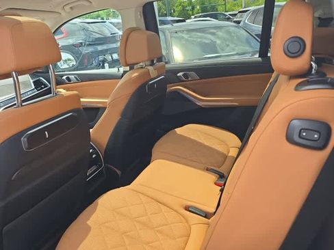 Used 2024 BMW X7 xDrive40i w/ Executive Package AWD/4WD image 6