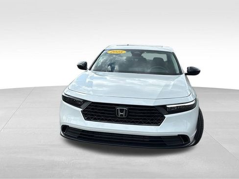 Certified 2025 Honda Accord SE image 2