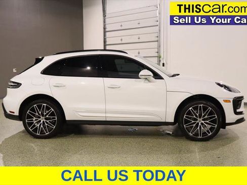 Used 2024 Porsche Macan AWD/4WD image 8