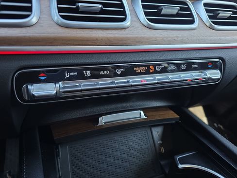 Certified 2025 Mercedes-Benz GLS 450 4MATIC image 24