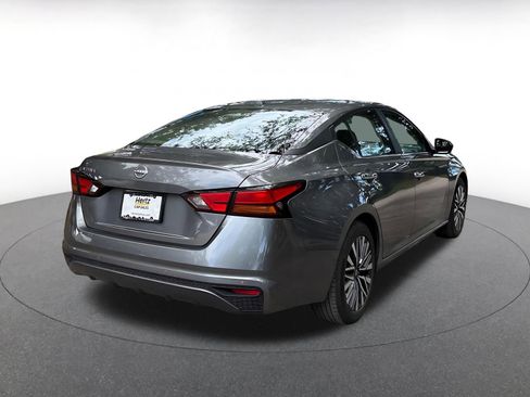Used 2025 Nissan Altima 2.5 SV FWD image 12