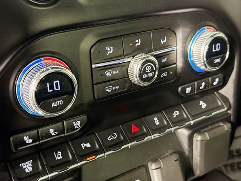 Used 2023 GMC Sierra 2500 AT4 w/ AT4 Preferred Package AWD/4WD image 16