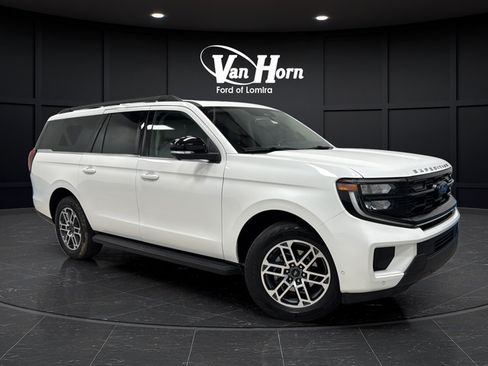Used 2025 Ford Expedition Max Active AWD/4WD image 1