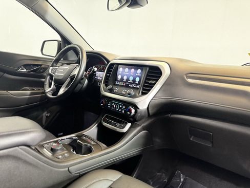 Used 2023 GMC Acadia SLT w/ Preferred Package image 11