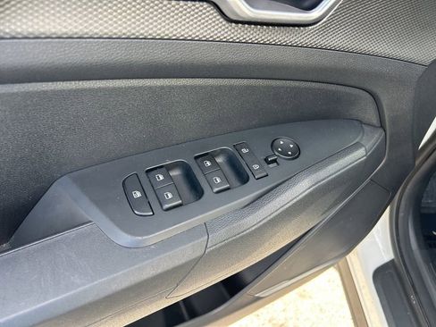 Used 2023 Kia Sportage LX image 34