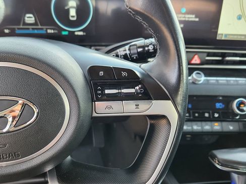 Used 2023 Hyundai Elantra SEL w/ Convenience Package image 17