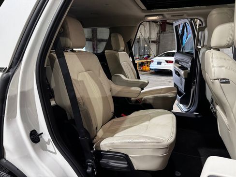 Used 2019 Ford Expedition Platinum image 21