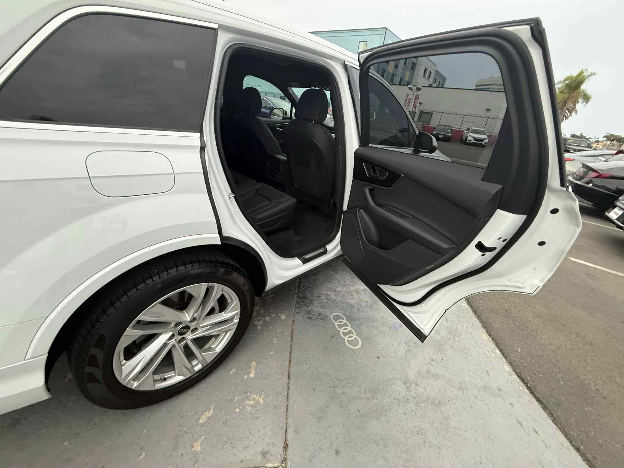 Used 2023 Audi Q7 3.0T Premium w/ Convenience Package AWD/4WD image 90