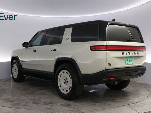 Used 2025 Rivian R1S Adventure AWD/4WD image 17