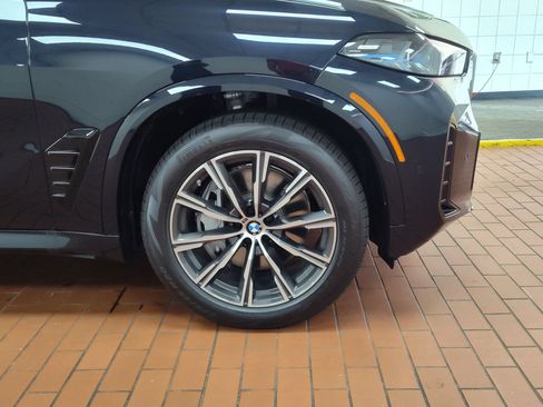 Used 2026 BMW X5 xDrive50e w/ M Sport Package AWD/4WD image 11