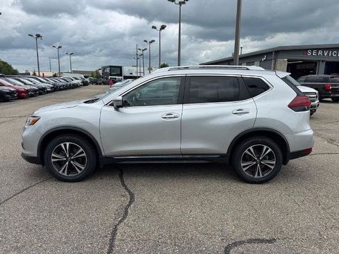 Used 2018 Nissan Rogue SL w/ Premium Package AWD/4WD image 3