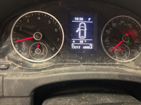 Used 2018 Volkswagen Tiguan Limited w/ Premium Package image 5