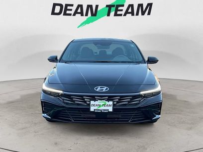 Used 2025 Hyundai Elantra SEL w/ Cargo Package
