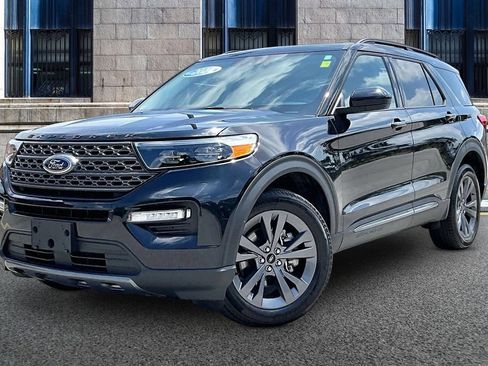 Certified 2024 Ford Explorer XLT w/ Equipment Group 202A AWD/4WD image 2