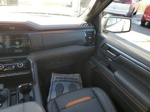 Used 2023 GMC Sierra 1500 AT4 w/ AT4 Premium Package AWD/4WD image 16