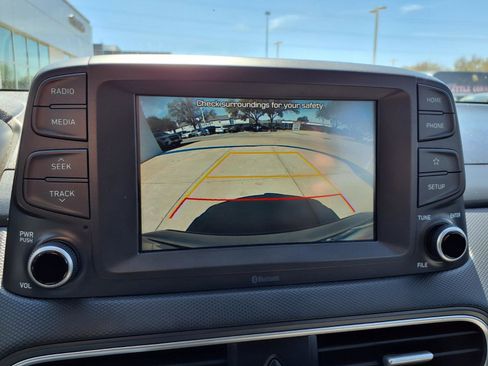 Used 2021 Hyundai Kona SE image 5