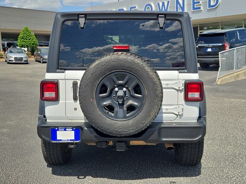 Used 2018 Jeep Wrangler Unlimited Sport AWD/4WD image 8