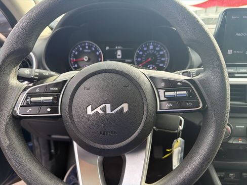 Used 2023 Kia Forte LXS w/ LXS Technology Package image 22