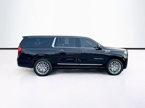 Used 2023 GMC Yukon XL Denali AWD/4WD image 10