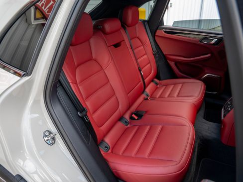 Certified 2026 Porsche Macan S image 38