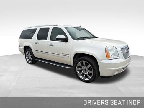 Used 2009 GMC Yukon XL Denali image 2