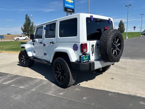 Used 2015 Jeep Wrangler Unlimited Sahara w/ Dual Top Group AWD/4WD image 5