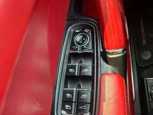 Used 2016 Porsche Cayenne AWD/4WD image 18