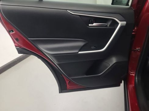 Used 2025 Toyota RAV4 XLE image 20