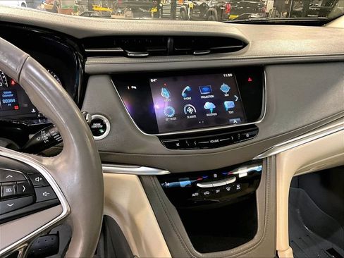 Used 2017 Cadillac XT5 Luxury w/ Driver Awareness Package AWD/4WD image 19