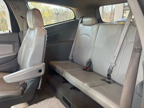 Used 2012 Chevrolet Traverse LT image 22