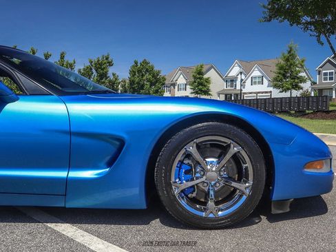 Used 1998 Chevrolet Corvette Coupe w/ Roof Pkg RWD image 11