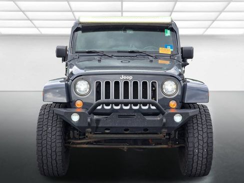 Used 2018 Jeep Wrangler Unlimited Sahara w/ Connectivity Group AWD/4WD image 12