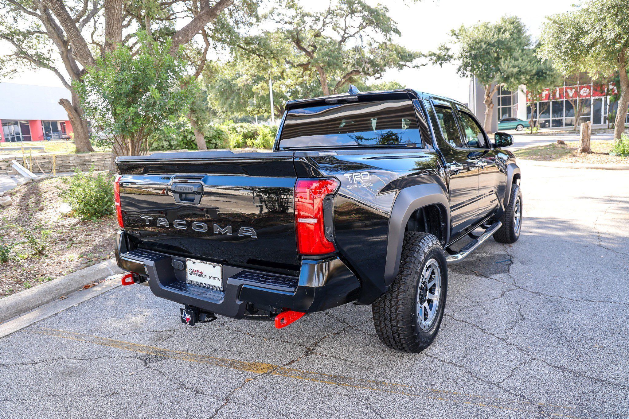 Certified 2025 Toyota Tacoma TRD Off-Road AWD/4WD image 8