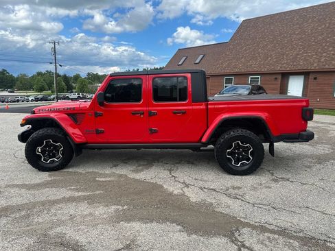 Used 2022 Jeep Gladiator Rubicon w/ Cold Weather Group AWD/4WD image 2