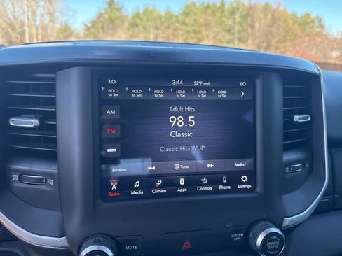 Used 2020 RAM 1500 Big Horn AWD/4WD image 14