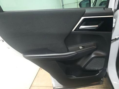 Used 2022 Mitsubishi Outlander ES image 15