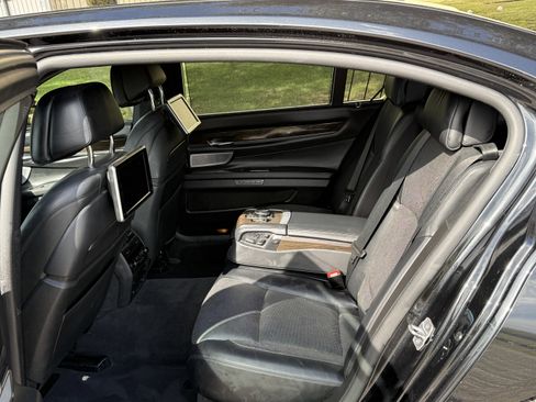 Used 2014 BMW 750Li image 20