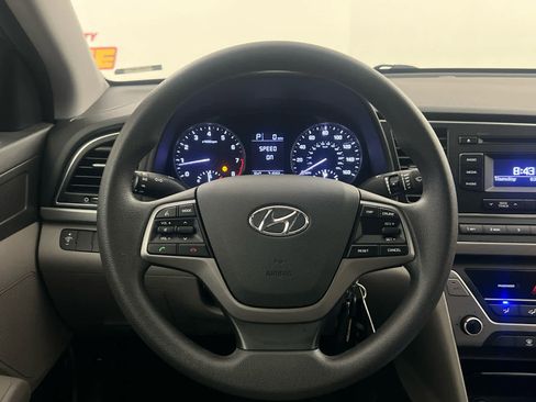 Used 2017 Hyundai Elantra SE image 17