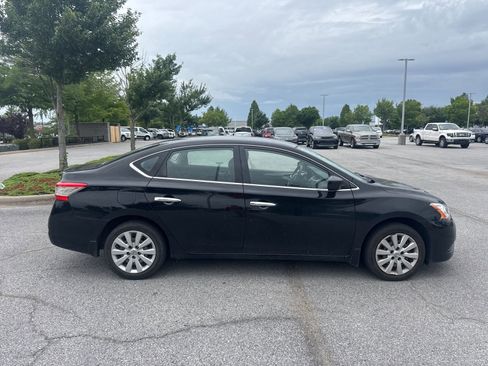 Used 2015 Nissan Sentra S FWD image 4